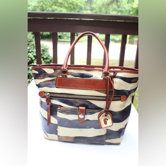 Dooney & Bourke Florentine tote bag - Picture 16 of 16